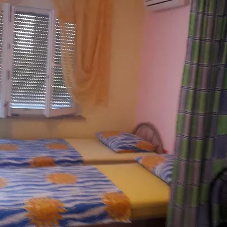 Apartman Ema *